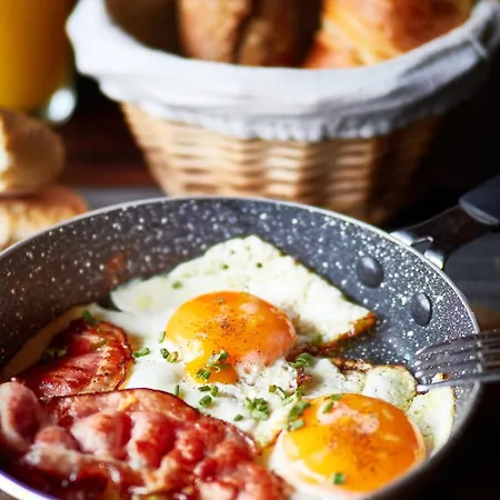 Jeff's - With A Mountain View 3*