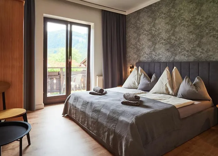 Jeff's - With A Mountain View Bed & Breakfast 3*