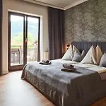 Jeff's - With A Mountain View Bed and Breakfast 3*