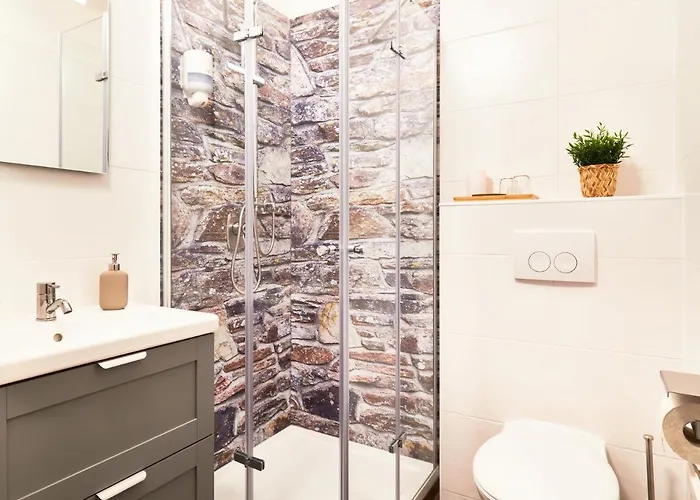 Jeff's - With A Mountain View